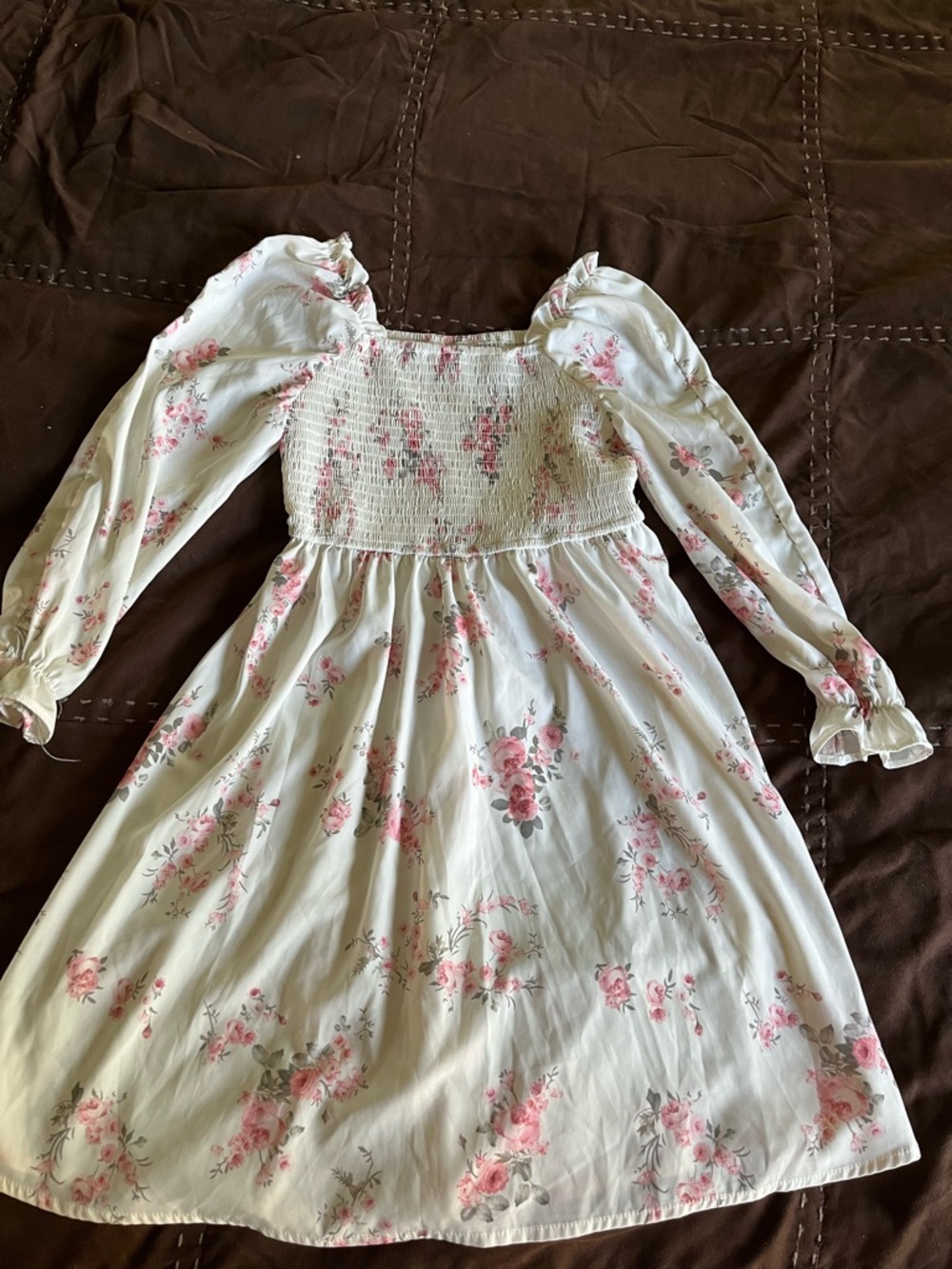 Girls' White Floral Smocked Long-Sleeve Casual Dress